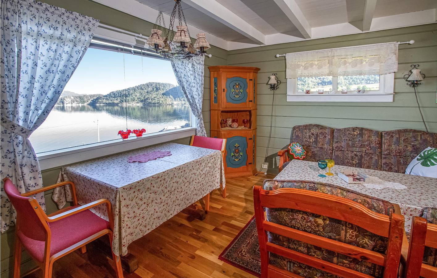 Ferienhaus für 4 Personen mit Terrasse in Rauma (Norwegen), Nördliches Fjordnorwegen