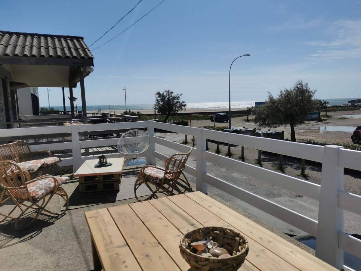 Four-Bedroom Holiday Home in Plage des Chalets, Gruissan