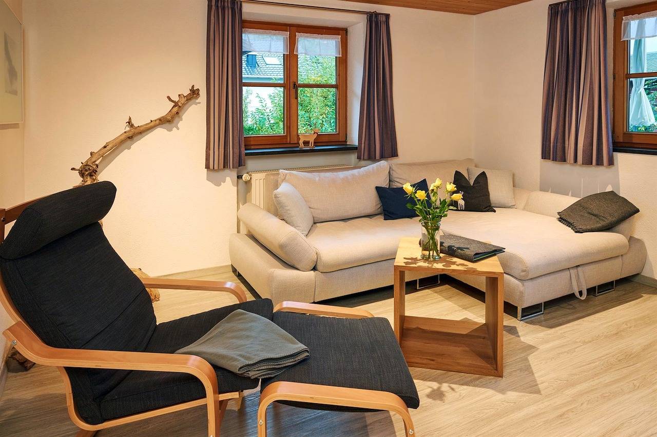 Ganze Ferienwohnung, Fewo Stieglitz, Südbalkon, Bergblick in Bad Oberdorf, Bad Hindelang