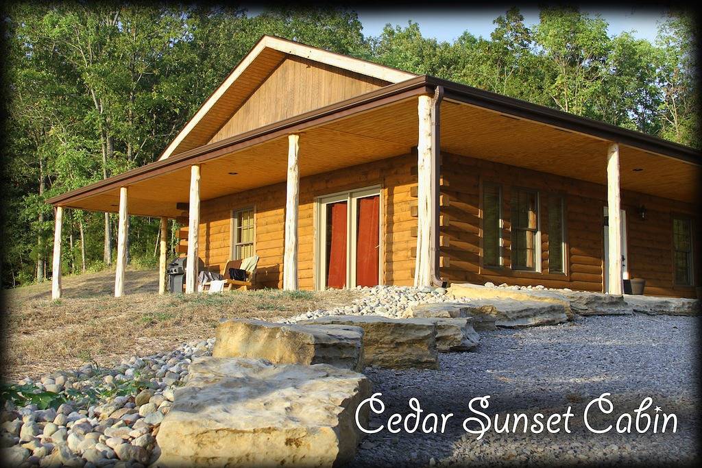 Abgeschieden Vermietung Hütte am Southern Illinois Wine Trail, Eigene Hot Tub in Union County (IL)