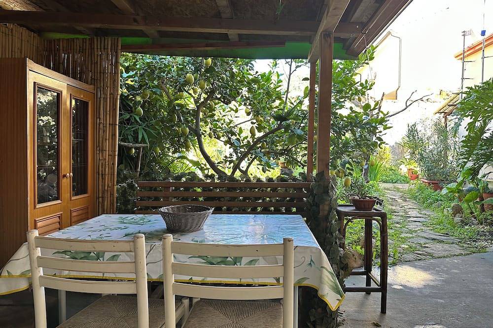 Entire apartment, Valeria House - Wellore - Cozy abode, with garden in Teulada, Cagliari Province