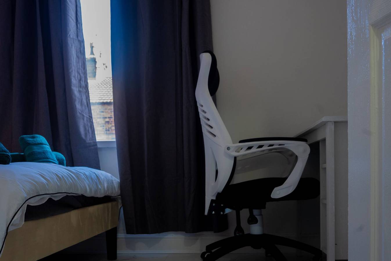 Komfortables Ein-Bett-Zimmer in einem Haus in Manchester Kostenlose Parkplätze in Manchester, Greater Manchester