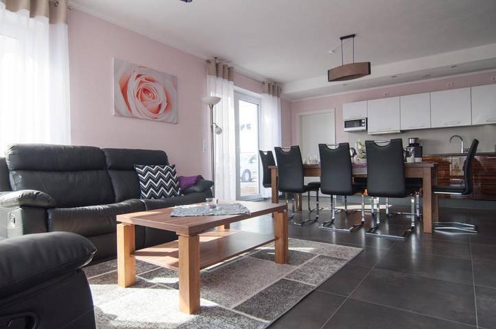 BnB für 5 Personen, mit Balkon und Terrasse sowie Garten und Ausblick in Hessen
