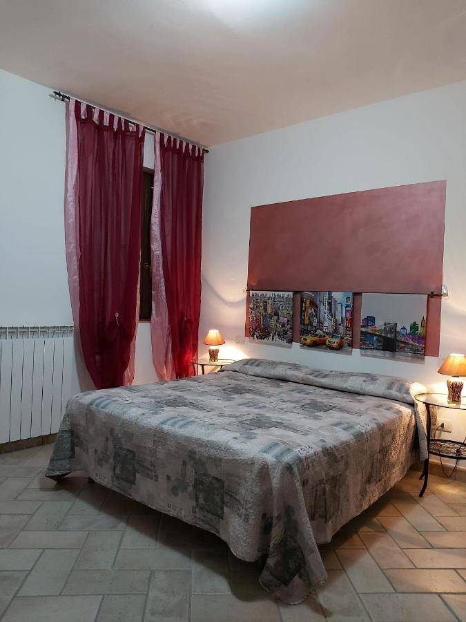 Gîte pour 5 personnes, avec vue et jardin, adapté aux familles à Gualdo Tadino - 4