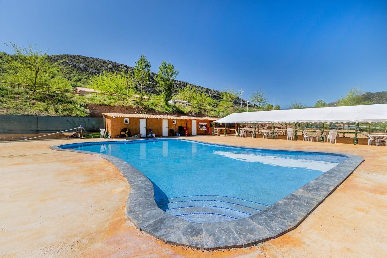 Casa rodante para 6 personas con jardín in Alós de Balaguer, Noguera