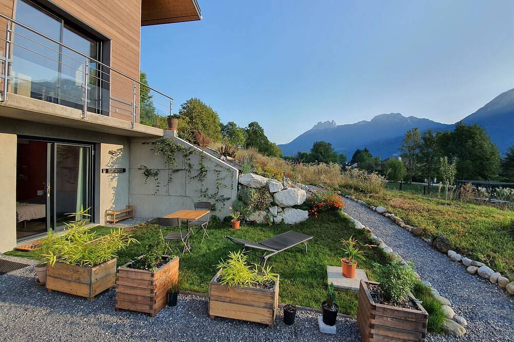 Appartement entier, Studio au calme avec jardin et vue montagne - Lac d'Annecy in Doussard, Parc naturel régional du Massif des Bauges