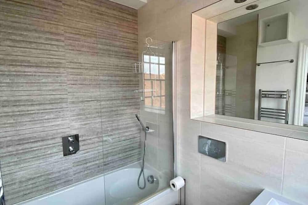 Entire apartment, Town Centre 2 bedroom 2 bathroom Penthouse in Stratford upon Avon, Warwickshire