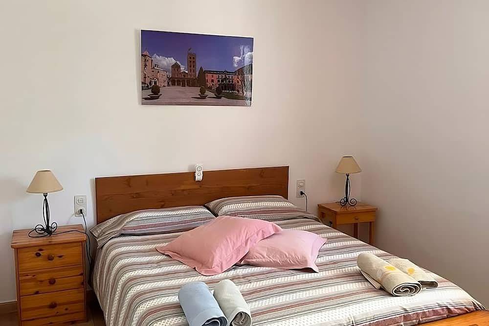 Casa de vacaciones tranquila, sin ruido ni vecinos ruidosos. Piscina privada . in Crespiá, Pla de l'Estany