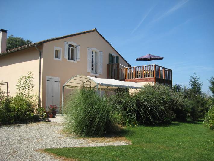 Gîte pour 6 personnes, avec piscine à Saverdun