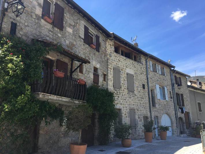 Location de vacances pour 10 personnes, avec vue et terrasse à Montpezat-sous-Bauzon - 3