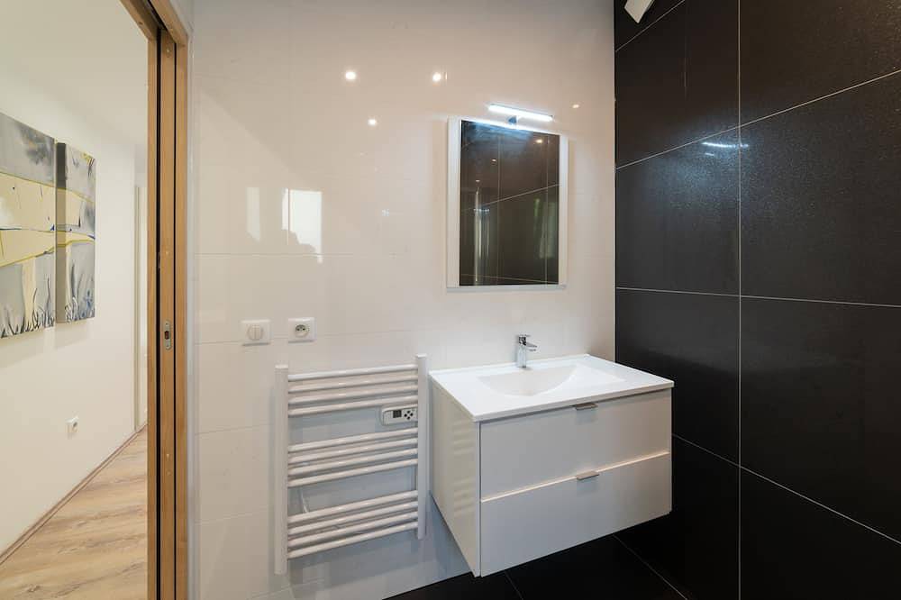 Entire apartment, Quiet new studio 2 minutes from town center, 20 minutes from Colmar, in Guebwiller, Parc naturel régional des Ballons des Vosges