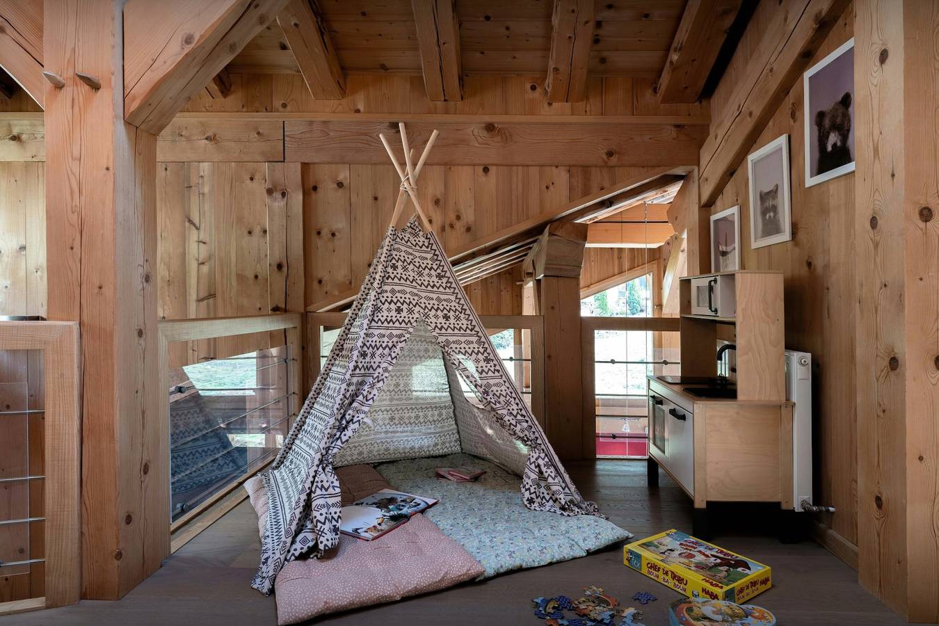 Bright chalet for 7 with terrace between Morzine and Avoriaz - Ovo Network in Morzine, Les Portes du Soleil