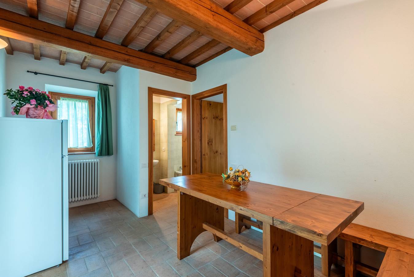 Appartamento intero, Casa Vacanze 'San Michele - Casa Convento' con Vista Montagna, Piscina in Comune e Wi-Fi in Montieri, Provincia di Grosseto