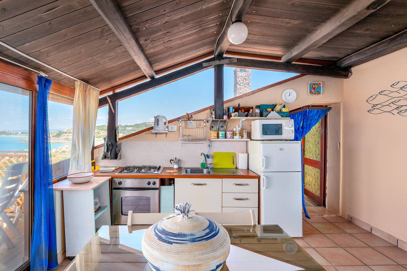 Acogedor apartamento abuhardillado "Sul Mare a Santa Teresa" con Wi-Fi, vistas al mar y terraza in Baia Santa Reparata, Santa Teresa Gallura (Municipality)