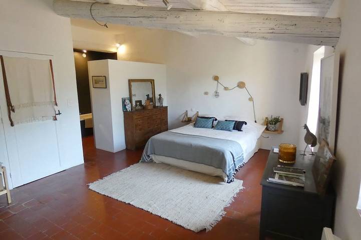 Location de vacances pour 5 personnes, avec terrasse et jacuzzi à Ansouis - 4