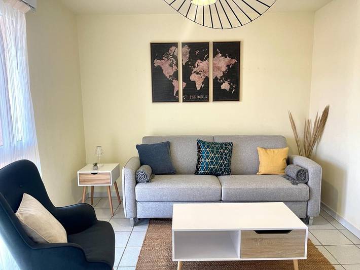 Appartement de vacances pour 4 personnes, avec terrasse et piscine