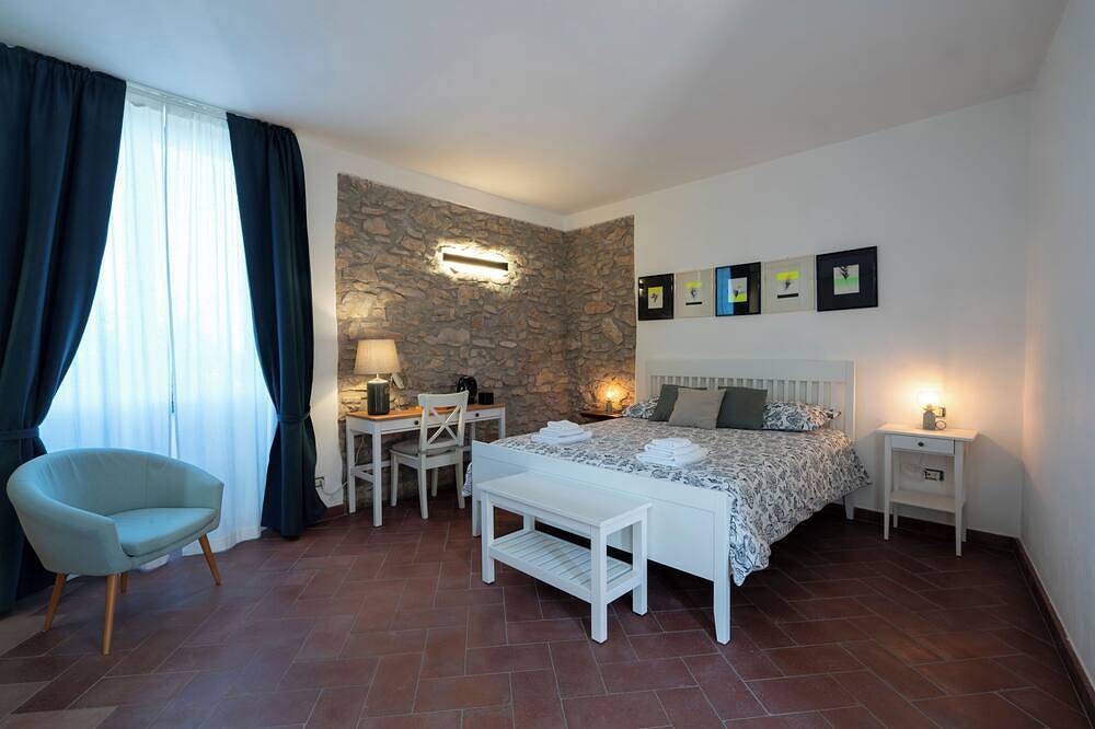 Cozy Country Farmhouse Surrounded by Nature · 3 Private Rooms · Near Pompeii in Casola di Napoli, Naples Province