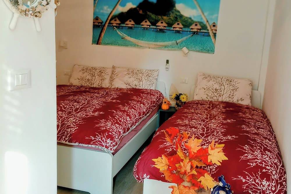 Entire apartment, By the sea, new -fresh,with kitchen, large terrace, Hi-fi, complete with everything. in Grado, Gorizia Province