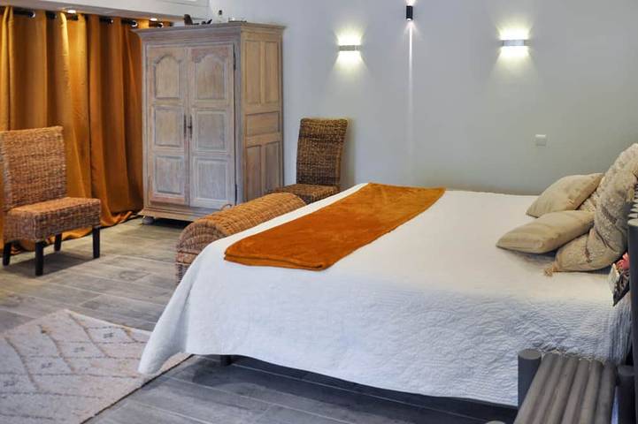 Schönes Haus in Aramon in Aramon, Nimes und Umgebung