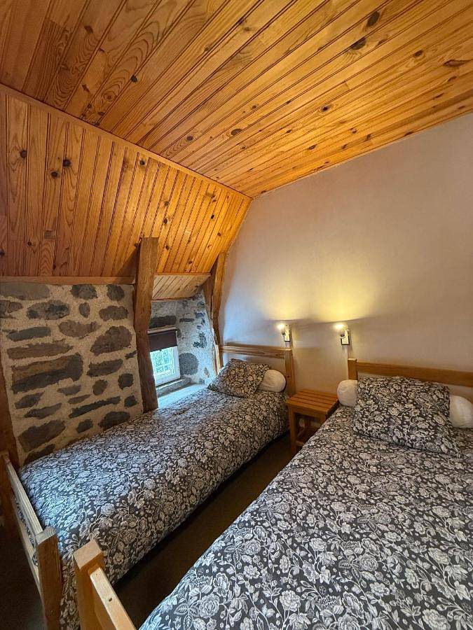 Chambre d’hôte pour 4 personnes, avec piscine et terrasse ainsi que jardin et jacuzzi dans la Creuse - 2