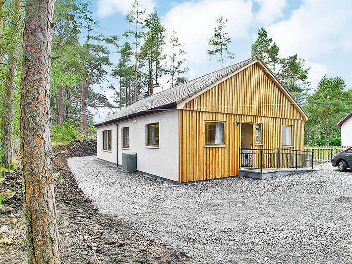 Log cabin for 4 people, with garden in Cairngorms National Park