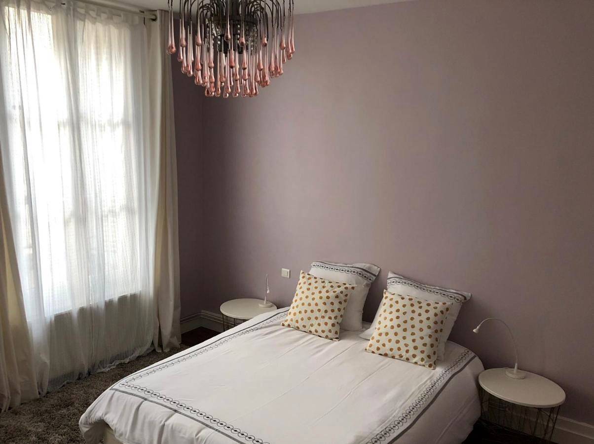Appartement entier, Three-Bedroom Apartment in Saint-Aignan, Région de Romorantin-Lanthenay