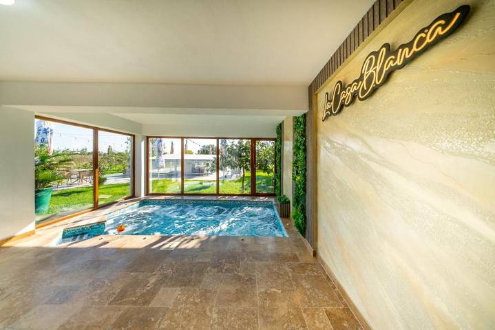 Appartement de vacances pour 2 personnes, avec vue et piscine ainsi que sauna et jardin