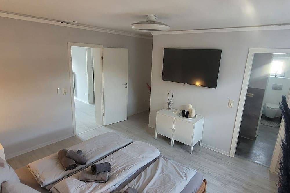 Ganze Wohnung, Berg Messe Og, Privatzeit, 2 Zimmer, W-Lan, Homoffice in Bergisch Gladbach, Rheinisch-Bergischer Kreis