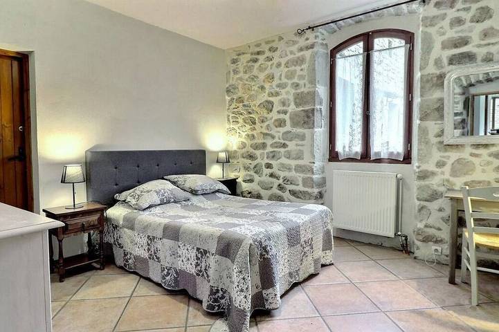 Location de vacances pour 12 personnes, avec jardin dans Largentière - 3