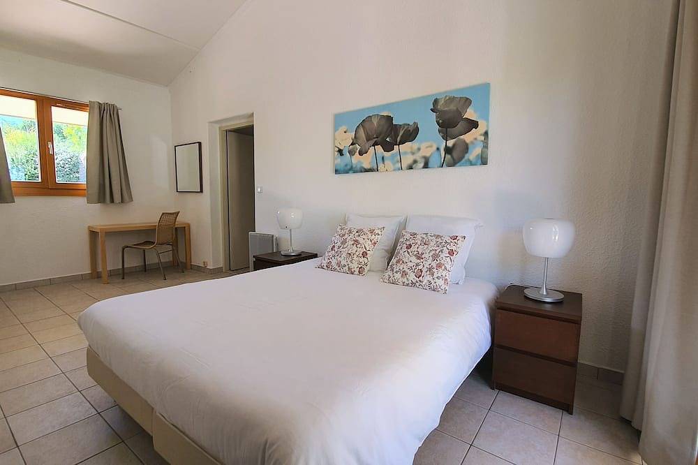 Charming house in the domain of Chateau de Barbet with swimming pool - 8 pers in Lombez, Gers