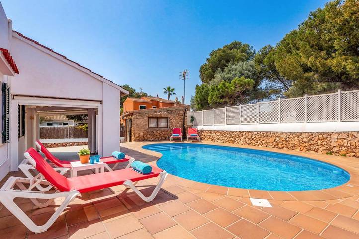Villa pour 3 personnes, avec jardin à Cala Blanca - 2