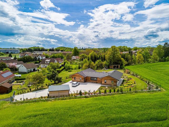 Villa für 10 Personen mit Terrasse in Pisek und Umgebung