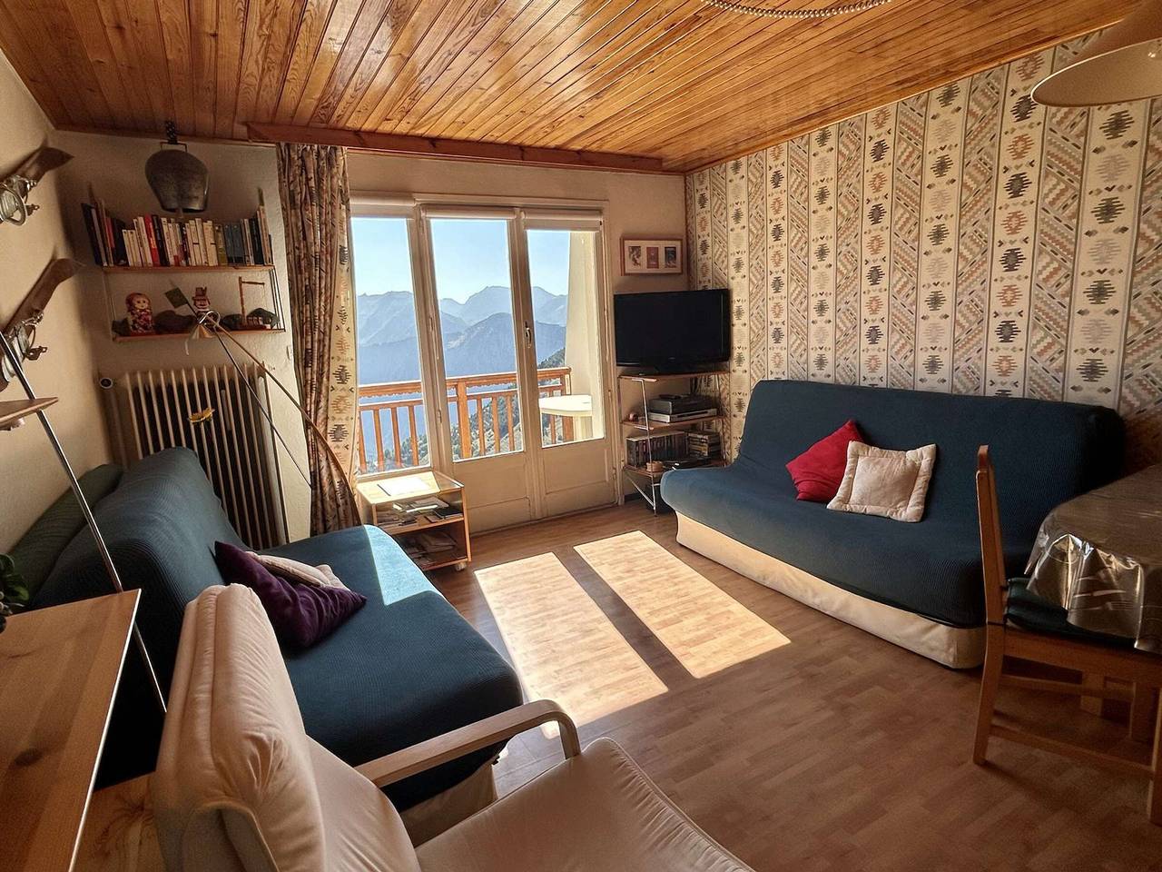 Entire apartment, Charming 2-Room Apartment for 4 near Lifts - Alpe d'Huez in Huez, Écrins National Park