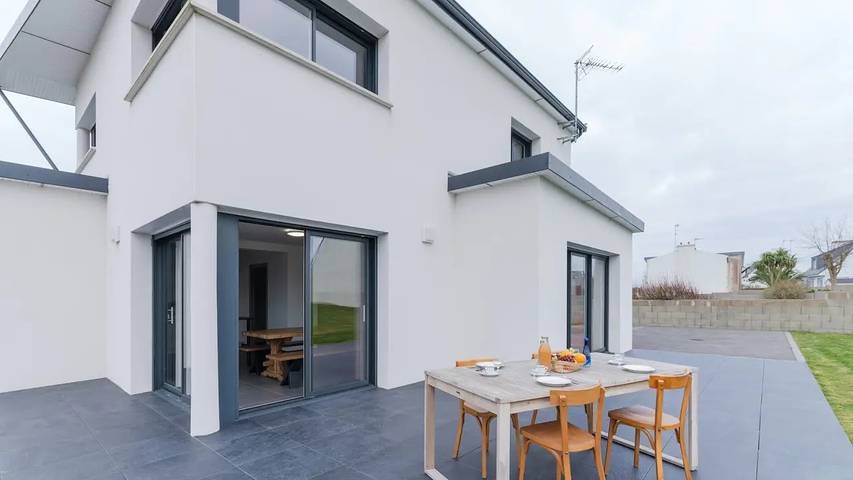 Location de vacances pour 9 personnes, avec jardin à Landunvez
