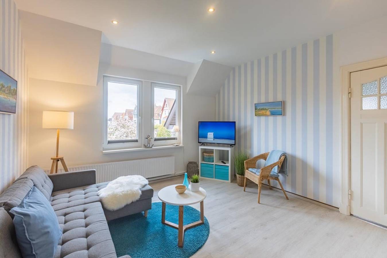 Ganze Wohnung, Ferienwohnung 'Möwe' ruhig und zentral am Kurpark, eigene Terrasse im Garten, Stellplatz am Haus in Travemünde, Lübeck