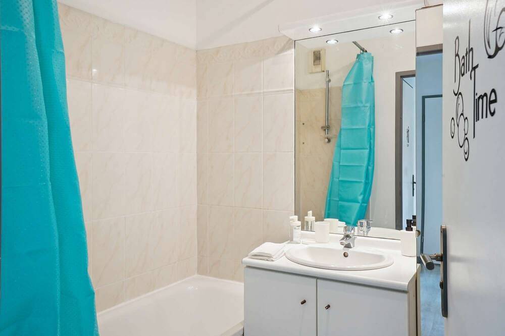 Apartamento entero, Chic aparte con terraza y aparcamiento in Sartrouville, Yvelines