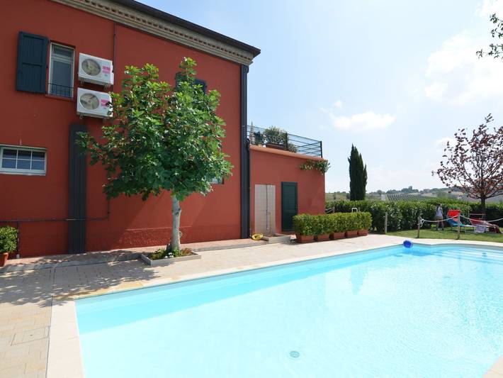 Ferienwohnung für 4 Personen, mit Terrasse und Garten sowie Pool in San Marino - 2