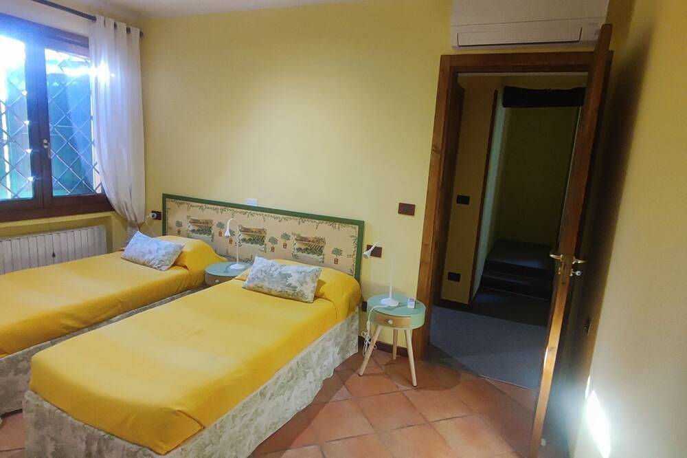 Piscina, bienestar y relajación en las colinas de Bolonia in Crespellano, Valsamoggia