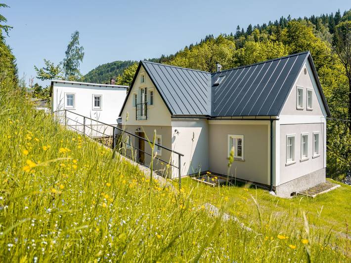 Ferienhaus für 11 Personen, mit Garten und Terrasse sowie Sauna in Nordböhmen