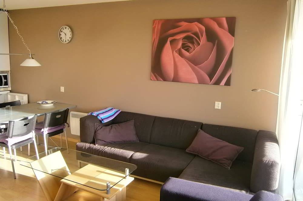 Entire apartment, Nice apartment in Callantsoog 400m to the sea, south-facing balcony, elevator, sauna, Wifi in Callantsoog, North Sea Netherlands