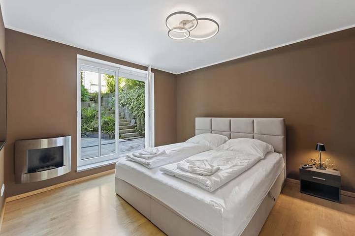 Ganze Wohnung, Helle 3 Zimmer Maisonette-Wohnung mit 2 Terrassen nahe Schön Klinik Vogtareuth in Stephanskirchen, Landkreis Rosenheim
