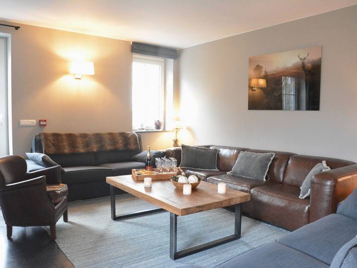 Location de vacances pour 18 personnes, avec jardin ainsi que terrasse et sauna, adapté aux familles dans Région de Namur - 2