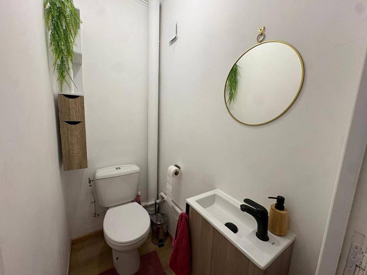 Appartement entier, Two-Bedroom Apartment in Hérouville-Saint-Clair, Région de Caen