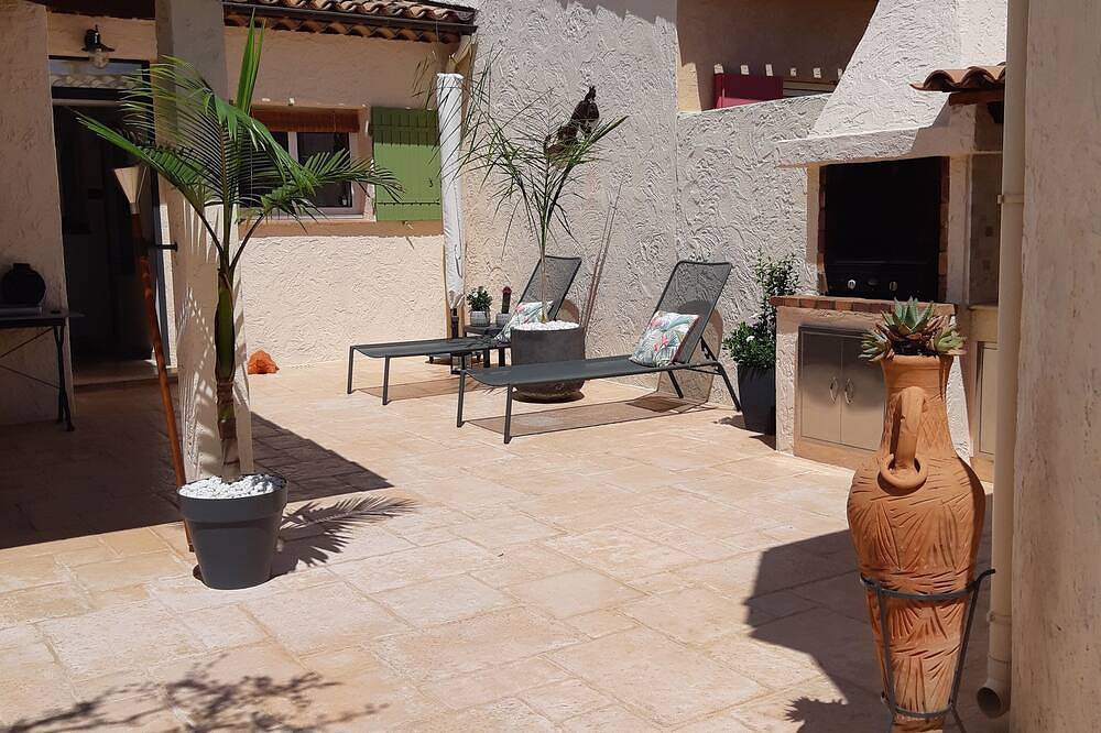 House with swimming pool in a village between Cannes and Grasse on the mimosa road in Pégomas, Cannes und Umgebung