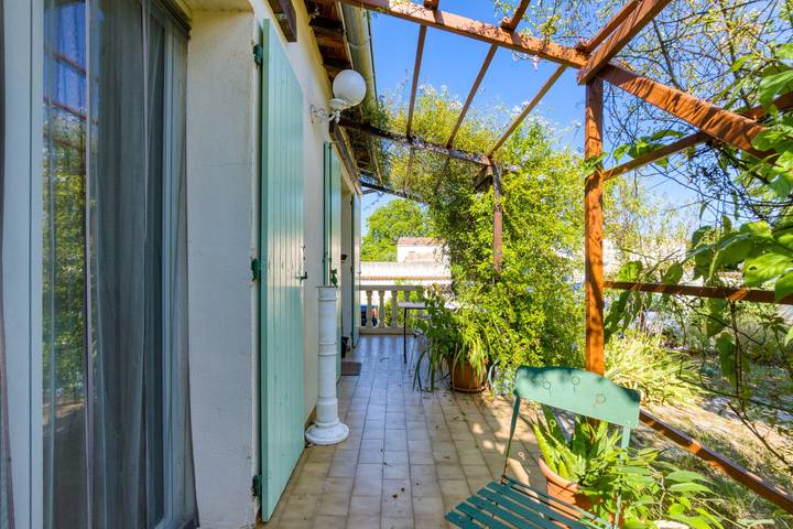 Chambre d’hôte pour 2 personnes, avec jardin et balcon, adapté aux familles à Lunel-Viel