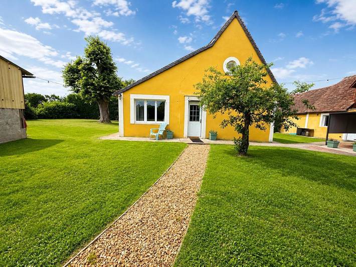 Location de vacances pour 15 personnes, avec jardin à Roézé-sur-Sarthe