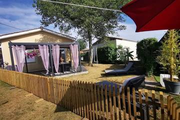 Gîte pour 2 personnes, avec jacuzzi et jardin à Saint-Laurent-Médoc