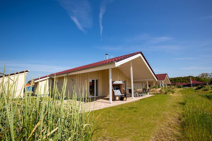 Ferienhaus für 8 Personen, mit Terrasse und Sauna sowie Garten, mit Haustier