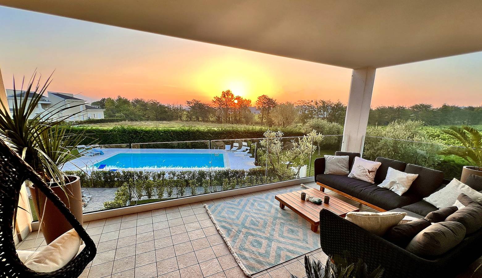 606A Luxury Villa Magdalena in Peschiera del Garda, Gardasee-Berge