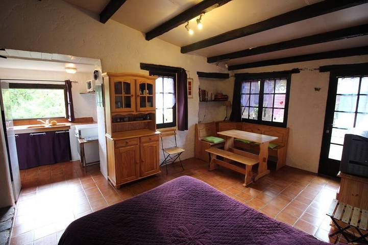 Gîte pour 2 personnes, avec terrasse, animaux acceptés
